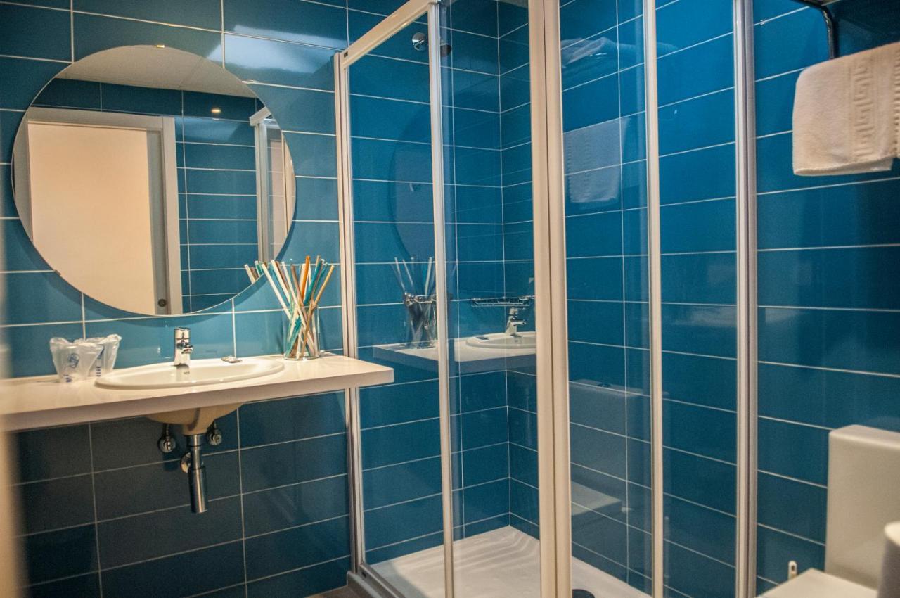 Hostal Xuroy Cala Alcaufar 外观 照片