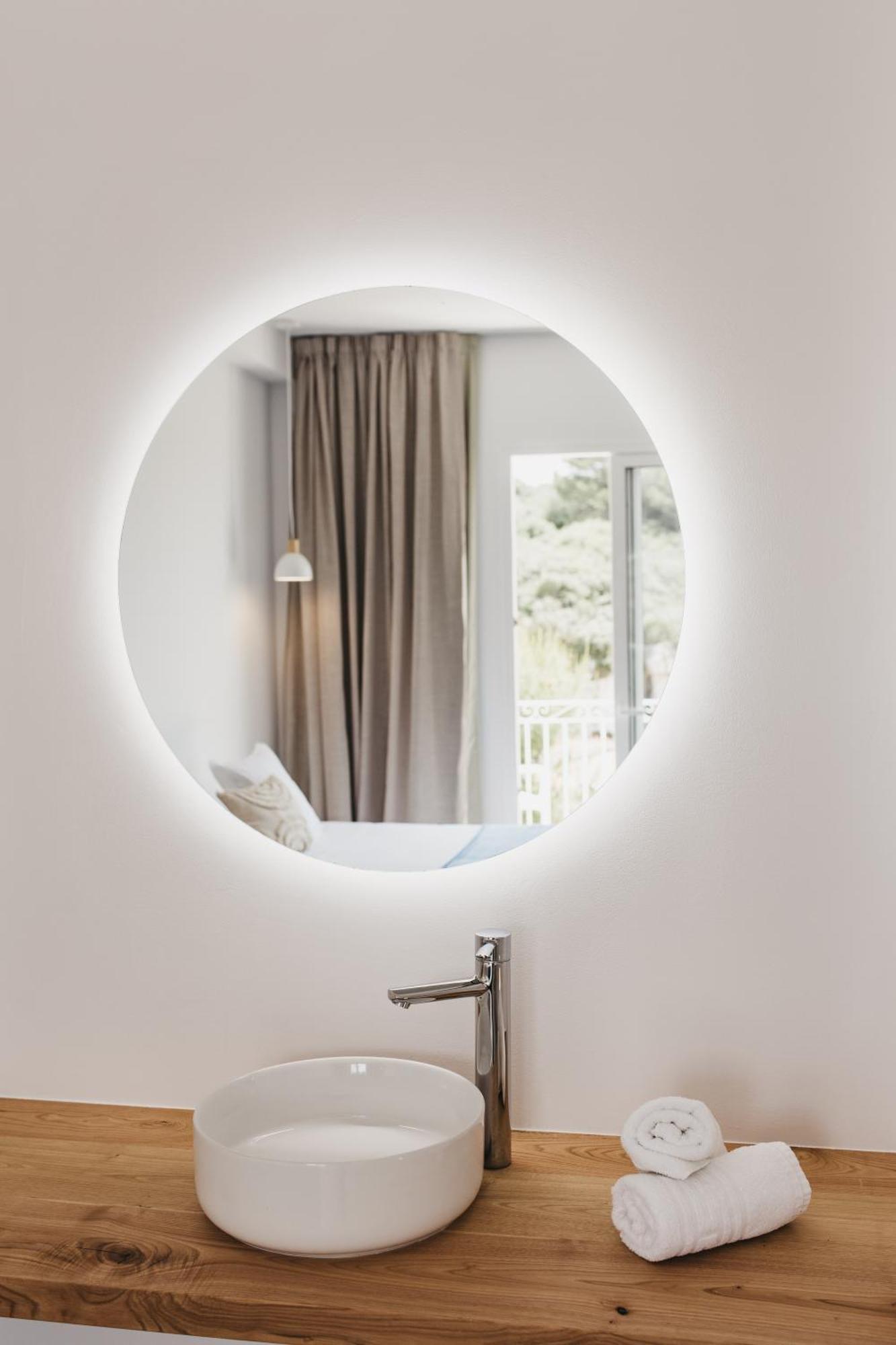 Hostal Xuroy Cala Alcaufar 外观 照片